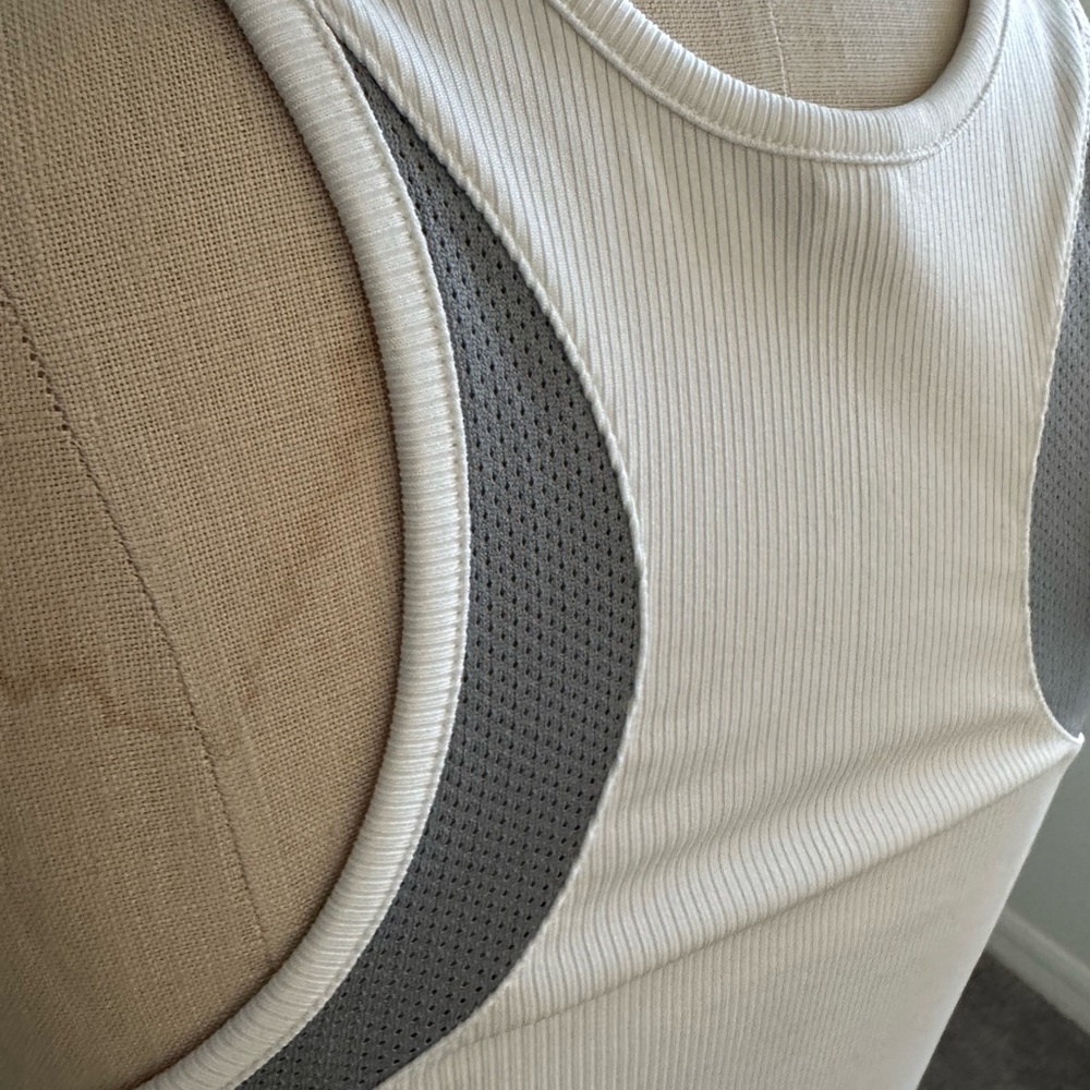 Under Armour Ribbed Tank Top - Picture 2 of 5
